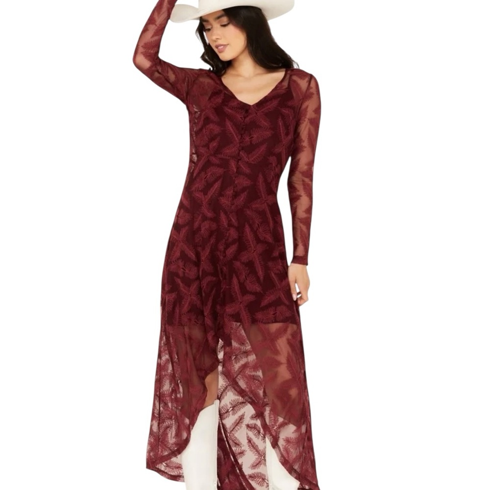 NWT Shyanne Lace Overpiece
